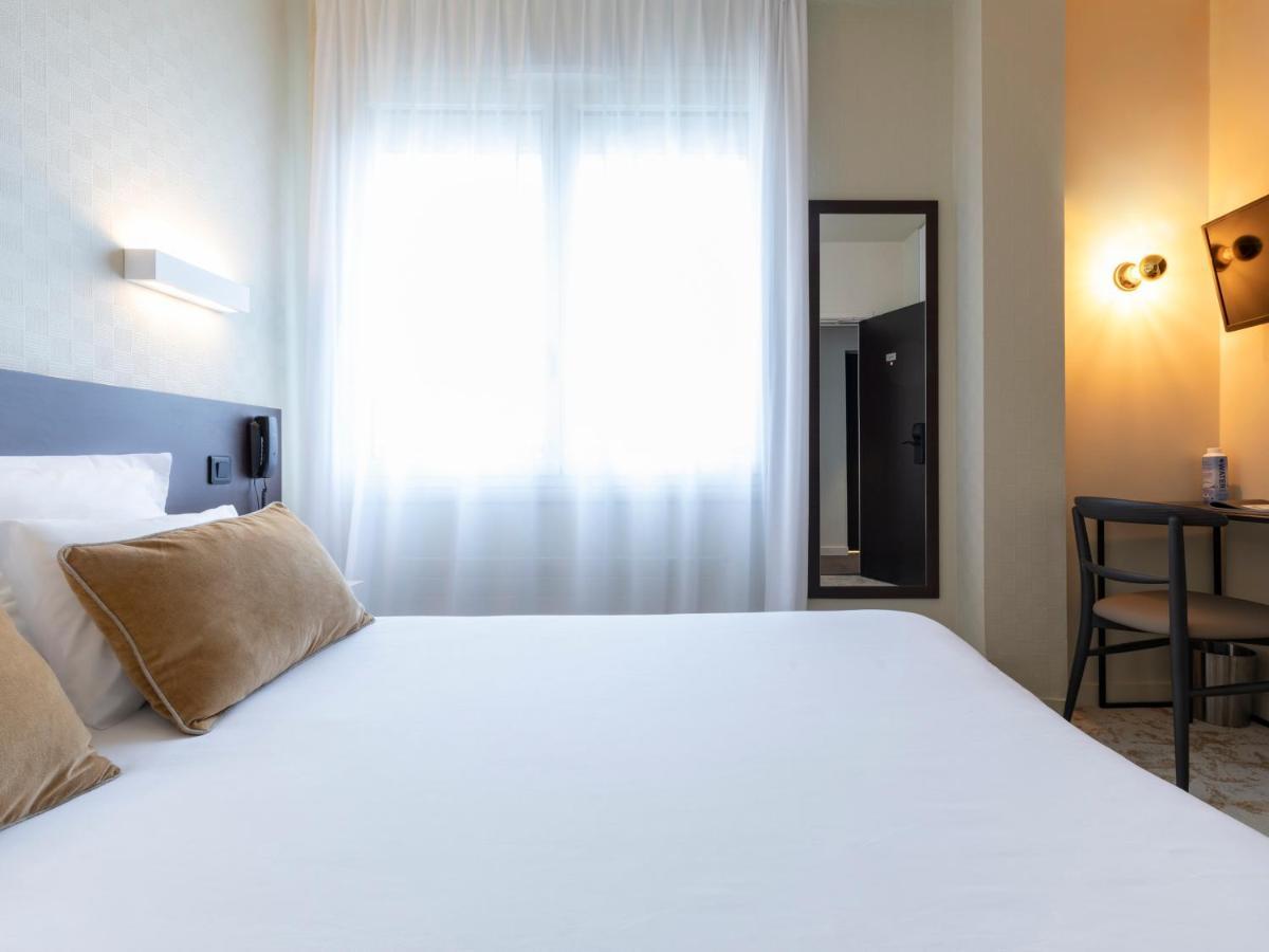 MOKA Hôtel Lorient Buitenkant foto