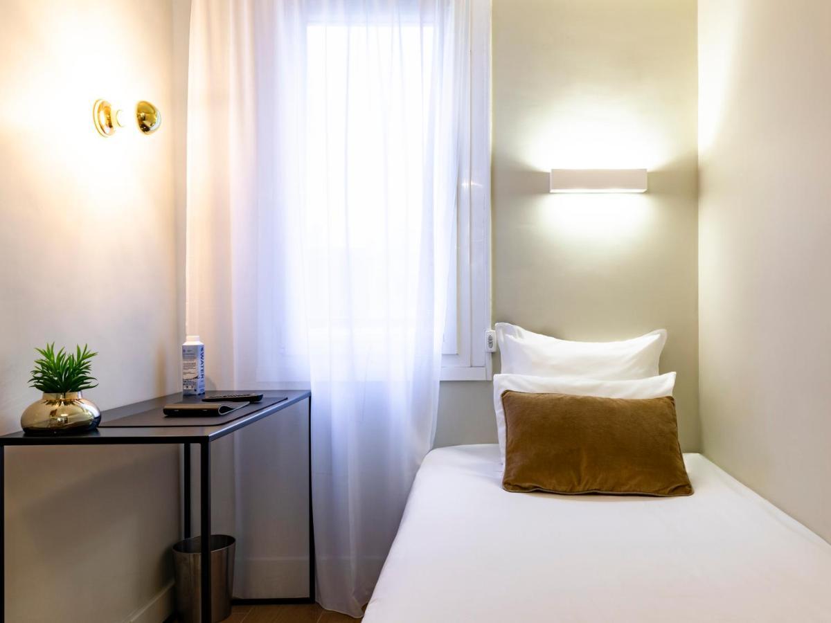 MOKA Hôtel Lorient Buitenkant foto